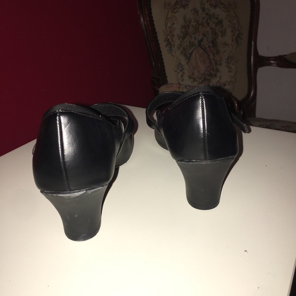 Stride rite safe step heeled shoes - Picture 2 of 3